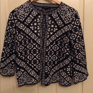 Chic flare arm patterned sweater